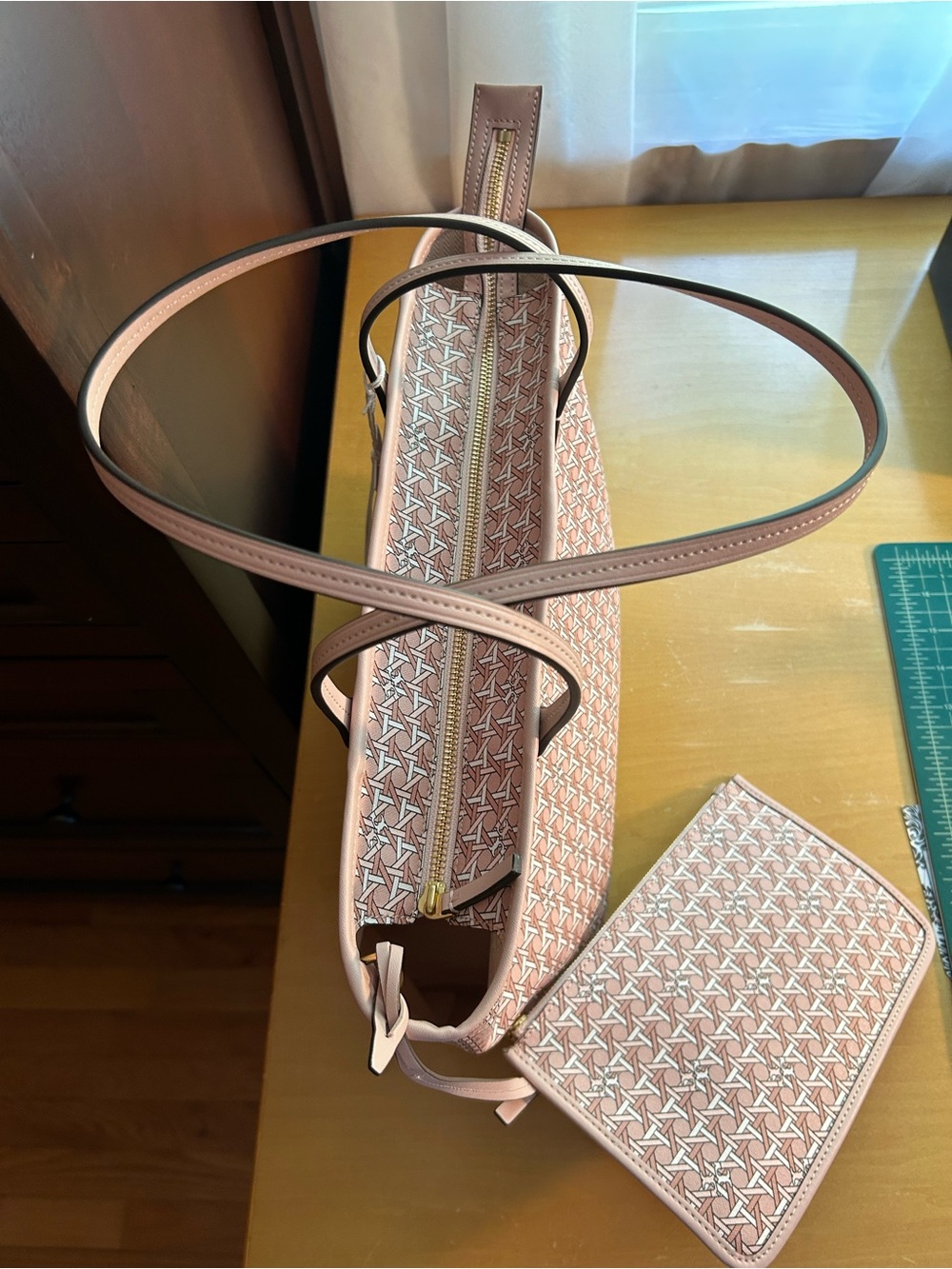 Tory Burch Ever-Ready Small Tote - Picture 6 of 12